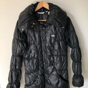 Adidas Slim-Fit Athletic Puffer Jacket in Black | Size M
